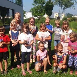 Kleine Forscher*innen in der Bibliothek Pregarten