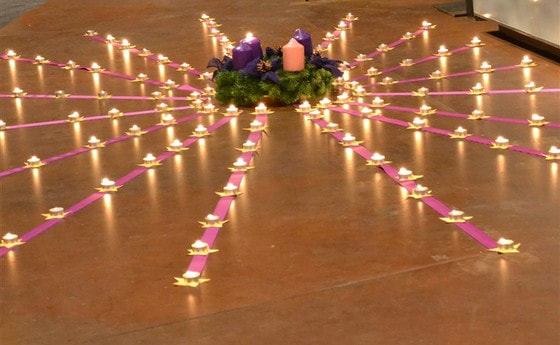 Vorabendmesse mit Voices und Konzert