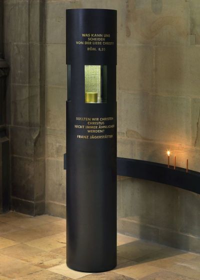 Jägerstätter-Stele im Linzer Mariendom