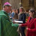 „Losgelöst und fest verankert“: 29 Religionslehrer:innen von Bischof Manfred Scheuer in ihren Dienst gesendet