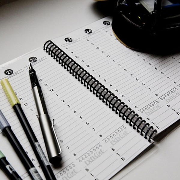 Planner und Stifte / Amanda Randolph auf Pixabay Planner und Stifte